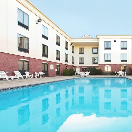 Holiday Inn Express & Suites Pine Bluff/Pines Mall By Ihg Extérieur photo