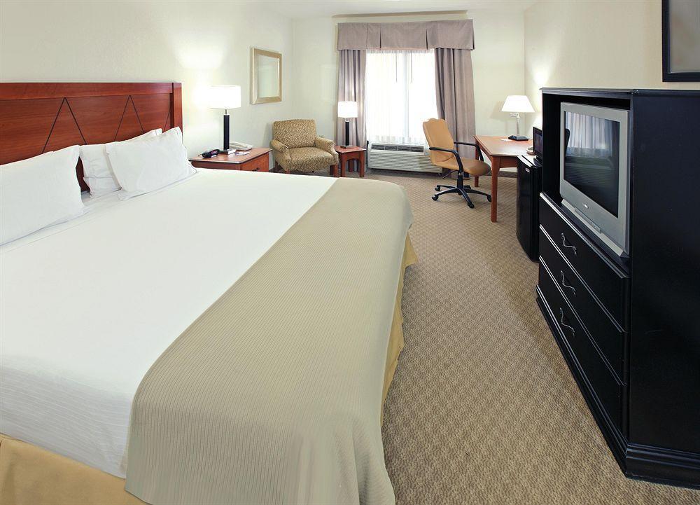 Holiday Inn Express & Suites Pine Bluff/Pines Mall By Ihg Chambre photo
