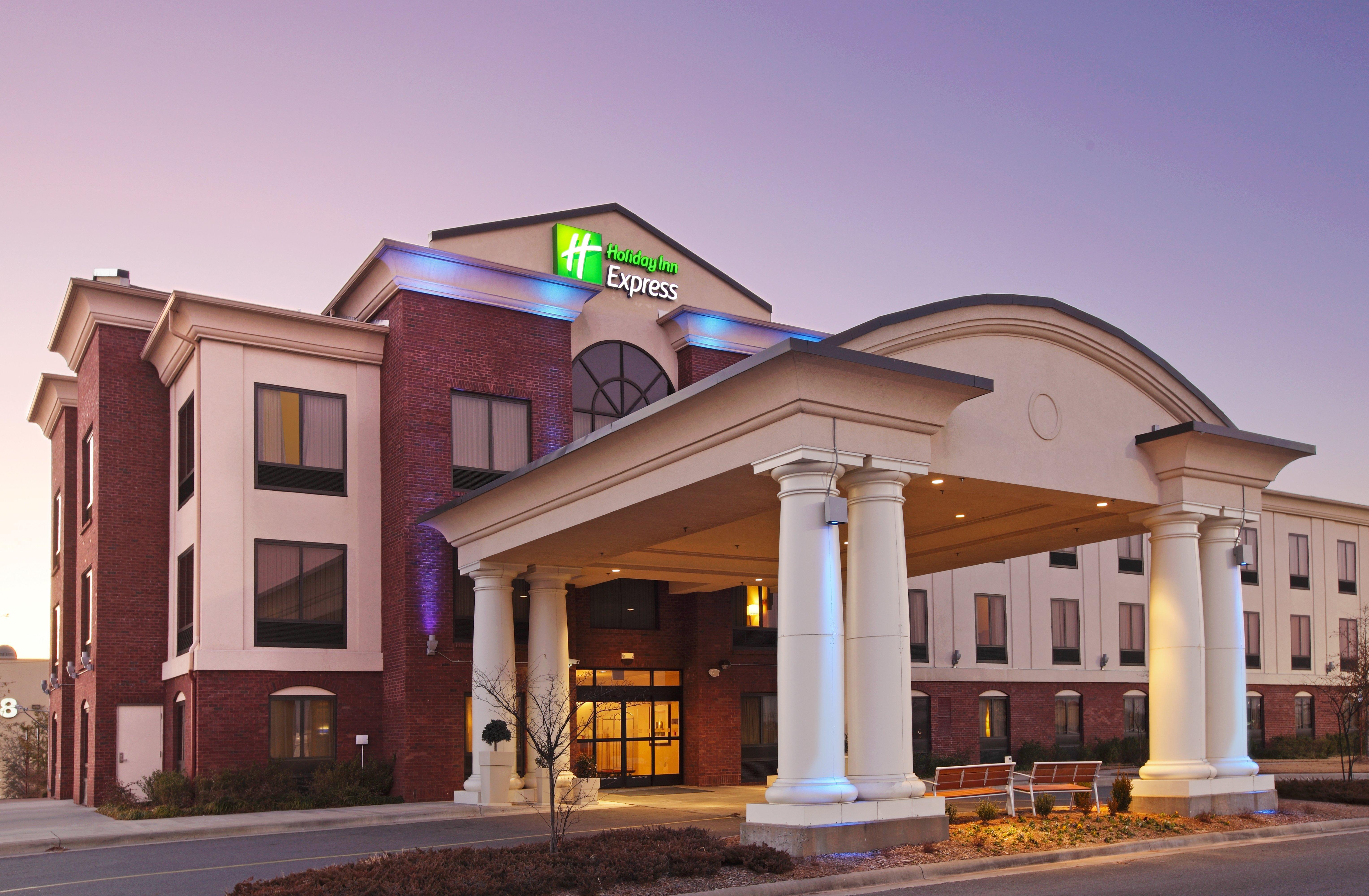 Holiday Inn Express & Suites Pine Bluff/Pines Mall By Ihg Extérieur photo