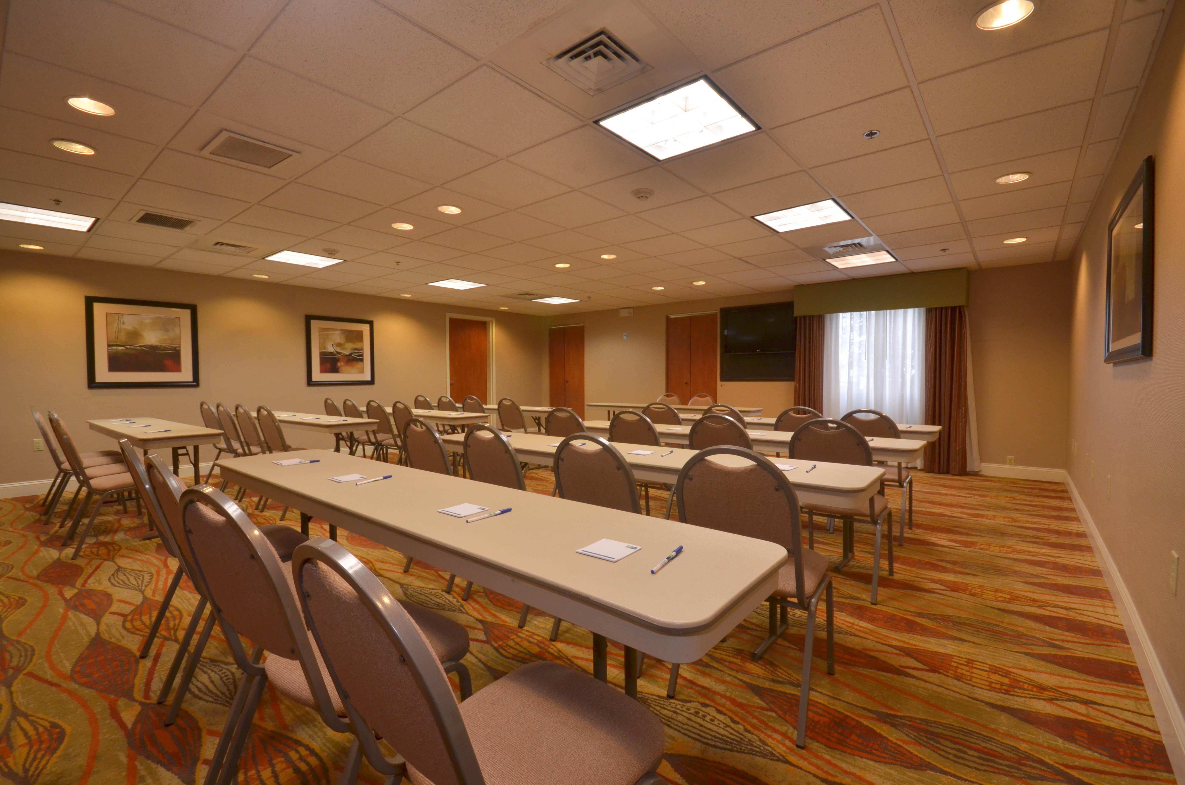 Holiday Inn Express & Suites Pine Bluff/Pines Mall By Ihg Extérieur photo