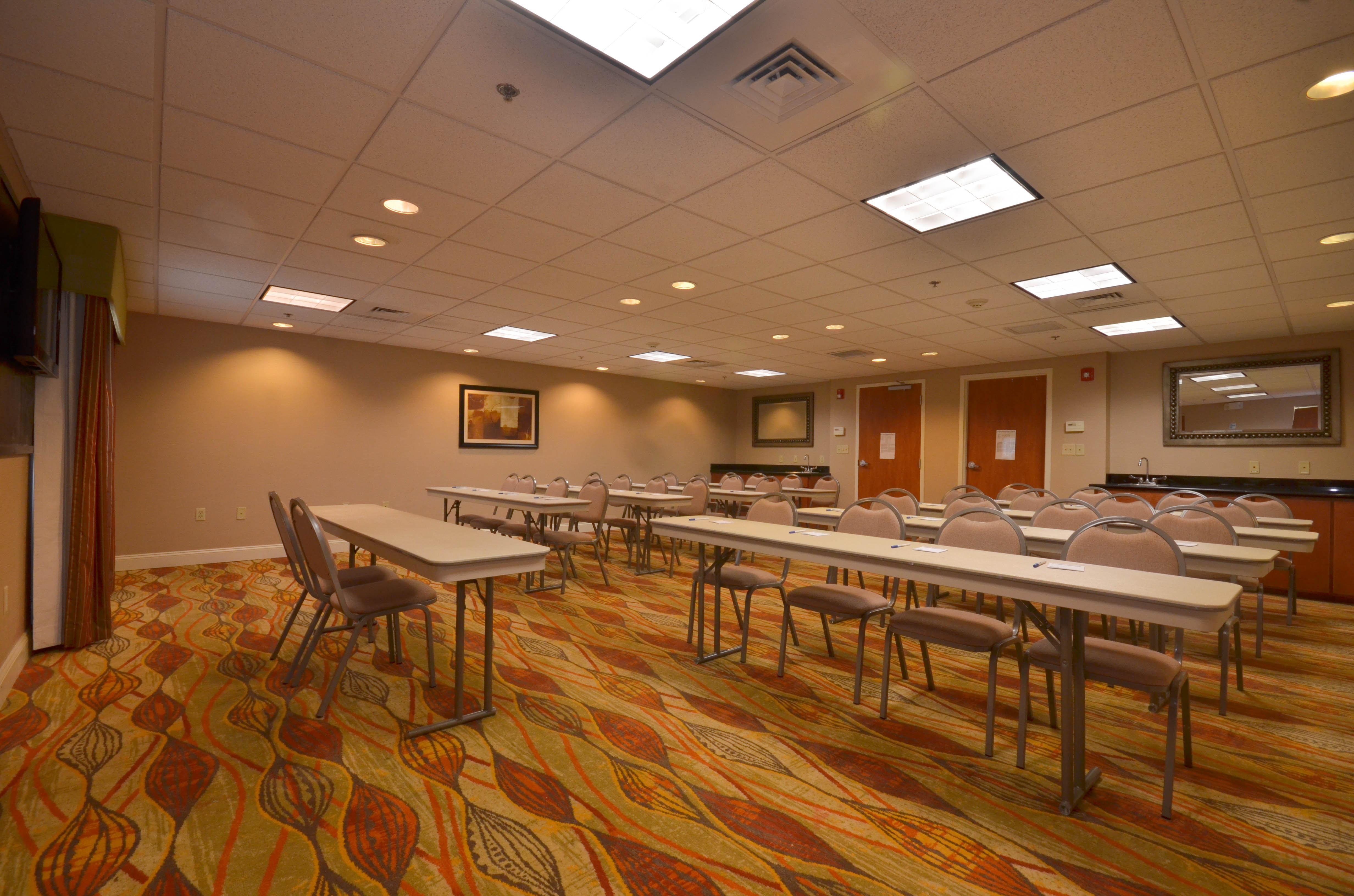 Holiday Inn Express & Suites Pine Bluff/Pines Mall By Ihg Extérieur photo
