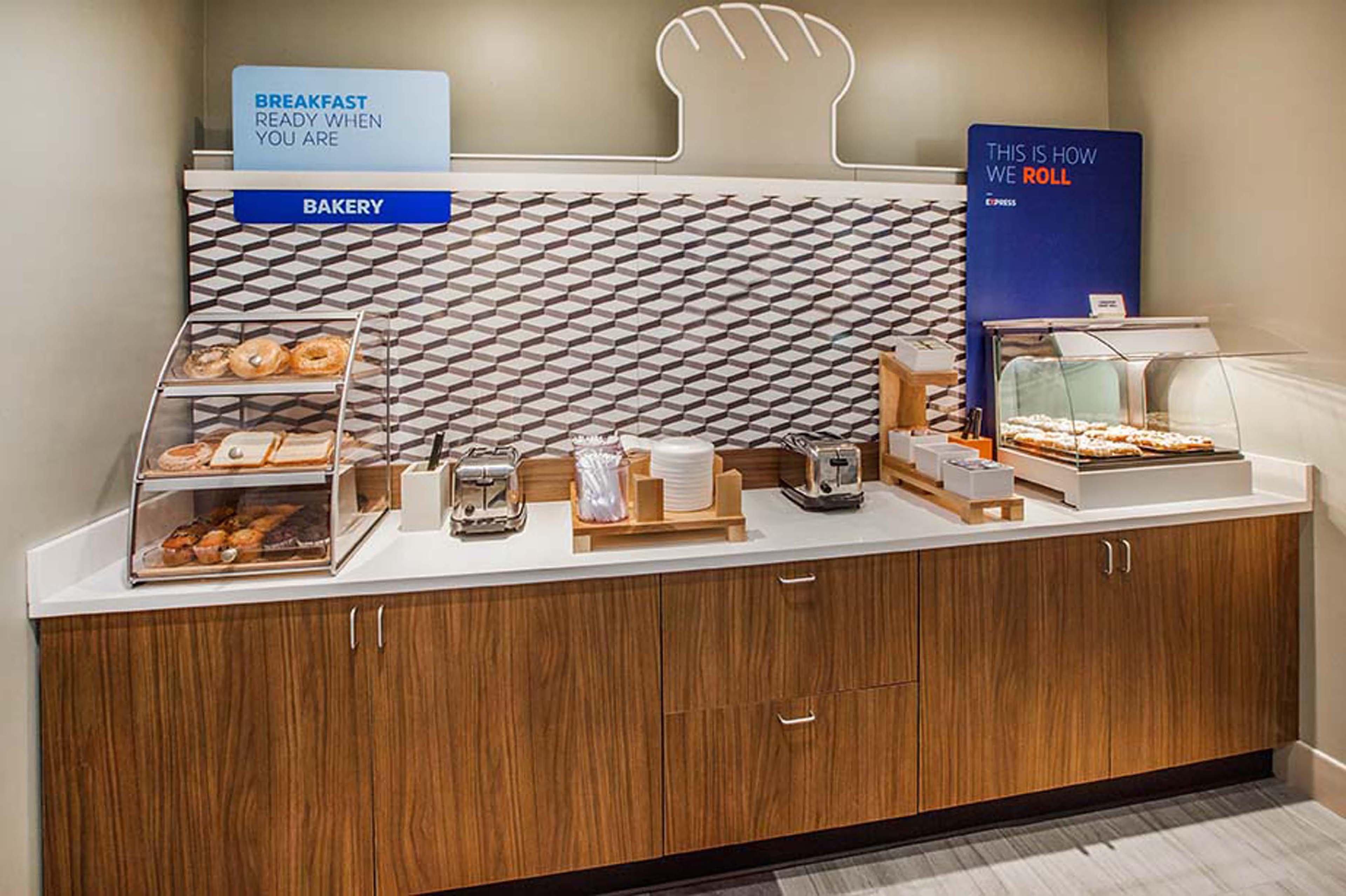 Holiday Inn Express & Suites Pine Bluff/Pines Mall By Ihg Extérieur photo