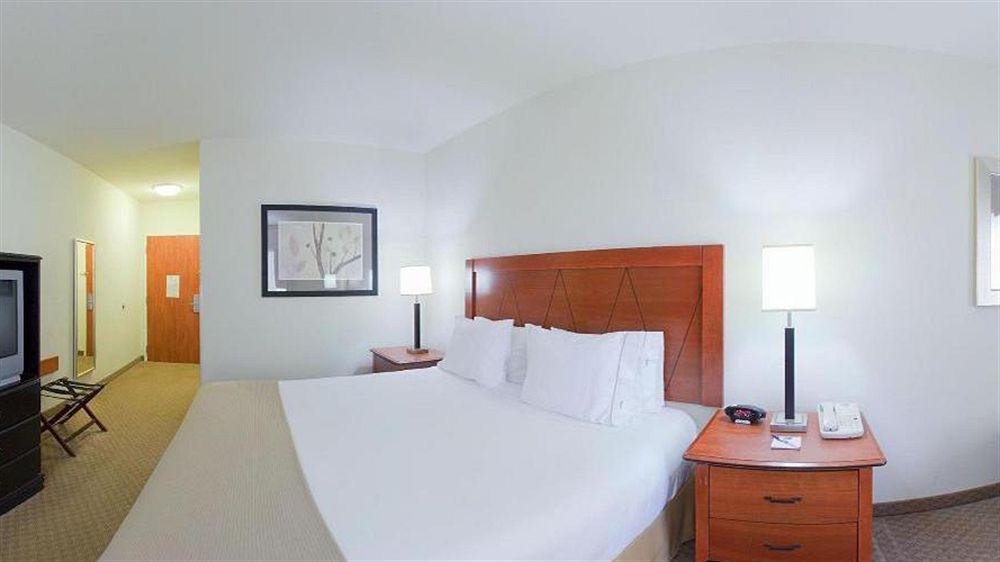 Holiday Inn Express & Suites Pine Bluff/Pines Mall By Ihg Extérieur photo