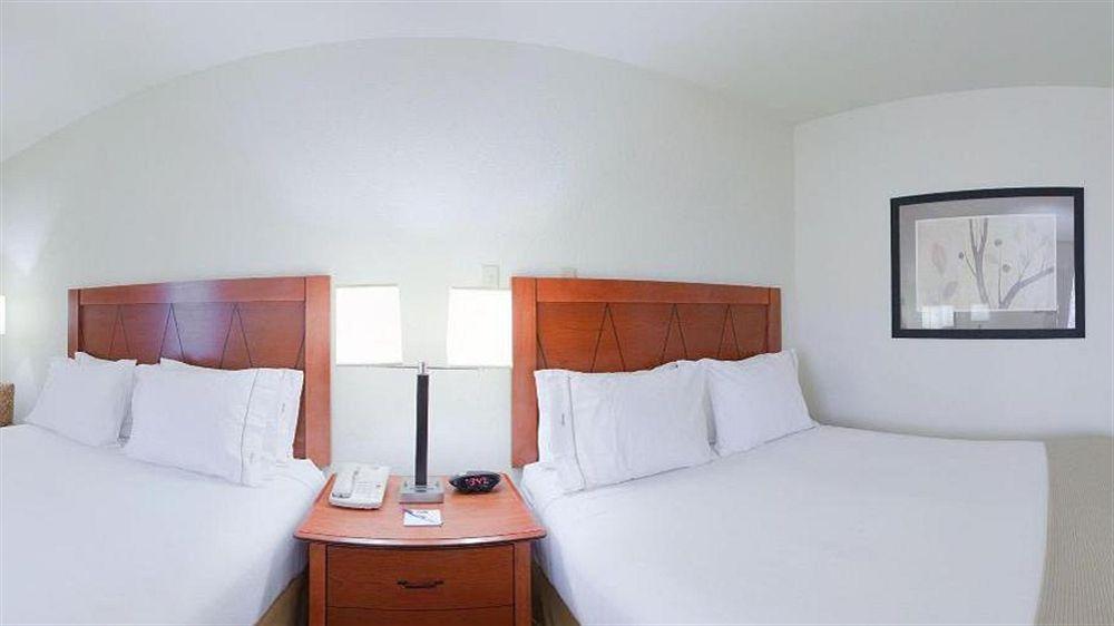 Holiday Inn Express & Suites Pine Bluff/Pines Mall By Ihg Extérieur photo